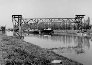 Altes Sicherheitstor am Dortmund-Ems-Kanal als Nadelwehrlehne