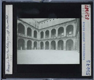 Neapel, Casa del Salvatore, Jesuitenkolleg, Palazzo dell'Università : Hofansicht