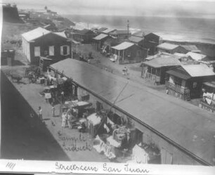 Straße parallel zum Strand von San Juan : Weltreisen. Straße parallel zum Strand von San Juan. Blick zur Festung San Felipe del Morro
