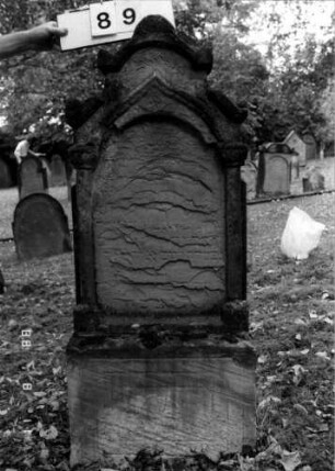 Grabstein 89