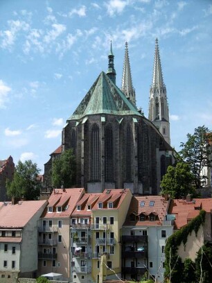 Görlitz: Altstadt mit Dom St. Peter und Paul und Wohnbauten an der Neiße
