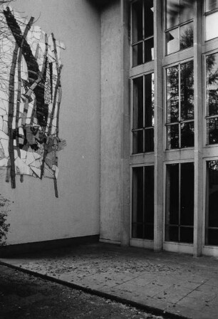 Schlotter-Relief; Darmstadt, Berliner Allee 5