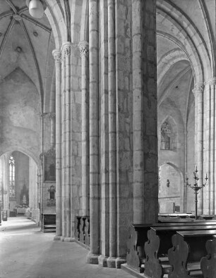 Kolin (Tschechien), St. Bartholomäus, Inneres, Bündelpfeiler, Chor 1360-1378 von Peter Parler