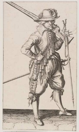Ein Soldat in der richtigen Position, um die Muskete zu schultern