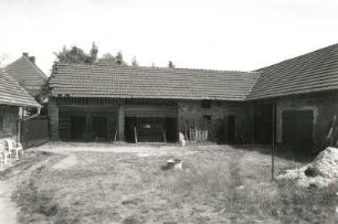 Trebendorf, Dorfstraße 28. Vierseithof. 1853. Stallgebäude. Hofansicht