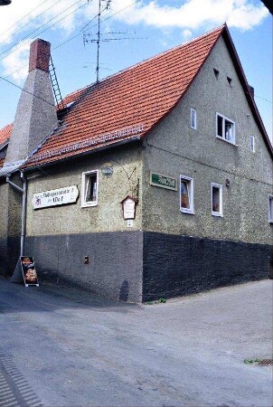 historische Flößergaststätte "Zum Wolf" mit großem Schornstein
