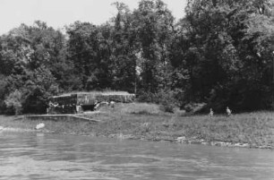 Beseitung zerstörter Bunker am Rhein im Bereich Karlsruhe
