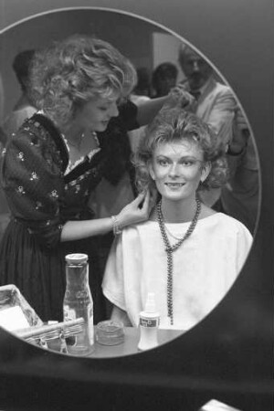 Vorstellung der Frisurenmode für Herbst/Winter 1981/82 durch die. Friseurinnung Karlsruhe und die Firma L´Oréal