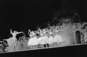 Szenenbilder aus dem Ballett "Dornröschen" von Pjotr Iljitsch Tschaikowski an der Deutschen Staatsoper Berlin