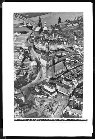 Dresden, Blick auf Postplatz mit Sophienkirche und Residenzschloss, Luftbild
