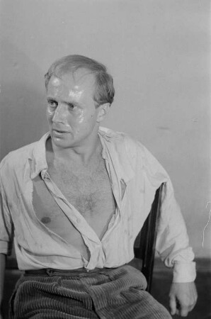 Szenenbilder aus dem Stück "Julius Fucik" von Juri Burjakowski am Deutschen Theater Berlin : Rollenporträt