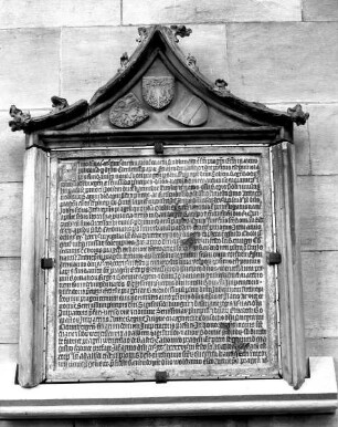 Inschrifttafel zur Baugeschichte des Doms