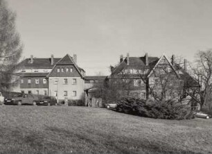 Mittweida, Erziehungsheim und Bauernhof (sogenannter Dietrichshof, 1911/13), Am Landratsamt 3/9, Parkseite mit Wohnhäusern des Bauernhofes
