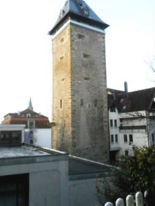 Stadtbefestigung-Wehrturm (Pfeiferturm Jahr 1460)-Ansicht von Nordnordosten in Übersicht mit Schlitzscharten im Mittel- und Büchsenscharten in den Obergeschossen