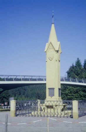 Überf. Rennsteig am Rondell bei Oberhof/Denkmal