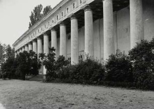 Lauterbach, Kuranlage : Putbus-Lauterbach. Ehemaliges Prinz-Wilhelm-Bad. Badehaus, Gartenansicht