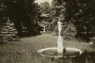 Dresden-Weißer Hirsch, Zierbrunnen und Lesehalle im Städtischen Kurpark