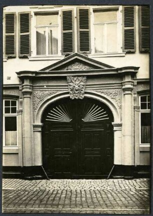 Steinstr. 7. Portal zum Haus des kurpf. Forstmeisters, 16. Jh.