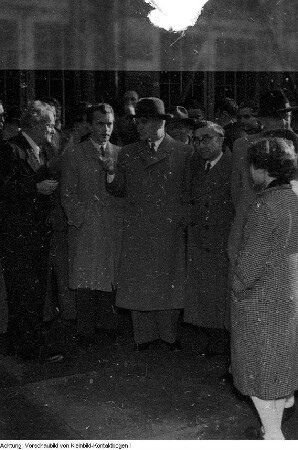 Dresden. Wjatscheslaw Michailowitsch Molotow, Außenminister der UdSSR während seines Besuches in Dresden, Oktober 1954 & Dresden. Besuch Modrows in Dresden, Oktober 1954