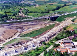 Abbruch des alten Aichelbergviadukts Trassierung in der Luftaufnahme