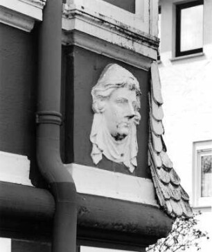 Wohngebäude (Villa); Alsfeld, Marburger Straße 62