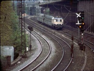 Stuttgart Hbf. Block Rosenstein Vorortgleis Lok 118 013 Eilzug S-AA Bnb-Wagen