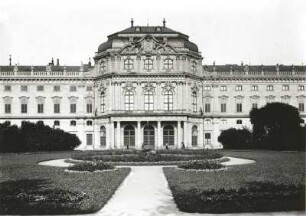 Würzburg, Residenz : Würzburg. Residenz (1720-1744; J. L. v. Hildebrandt, B. Neumann), Gartenfront (1735-1744)