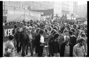 Kleinbildnegativ: Demonstration "Nieder mit der Junta!", Hermannplatz, 1980