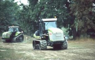 Fotografie: Raupentraktor, Fahrwerk, Gummiraupenlaufwerk