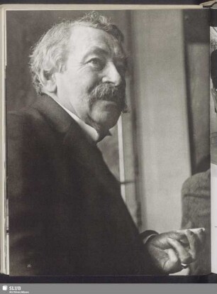 Aristide Briand in der Halle des Völkerbundpalasts