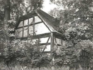 Viereichen-Altliebel. Kutscherhaus des Gutes (wohl 1701/1800). Gartenansicht