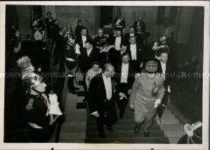 Frankreichs Präsident Lebrun und Marschall Pétain bei einem Offizierstreffen