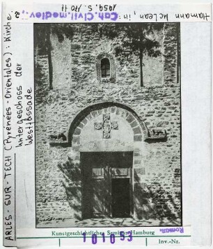 Arles-sur-Tech: Kirche, Untersgeschoss der Westfassade