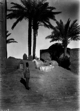 Friedhof im Irak (Deutsche Indien-Expedition 1926/1929 - Rückreise: Irak-Syrien-Libanon-Türkei)
