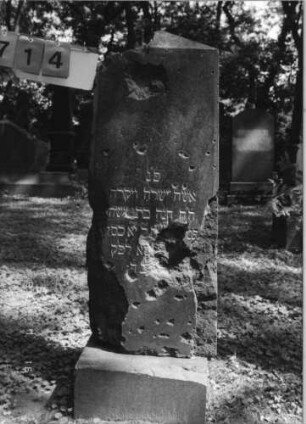 Grabstein 714