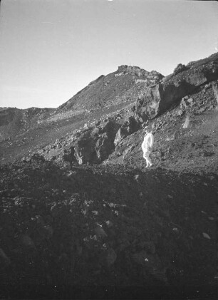 Fuji-san : Fuji-san. Höchster Punkt des Kraterrandes. Ansicht mit der Frau des Fotografen