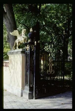 Glienicke Portal 3.10.64.