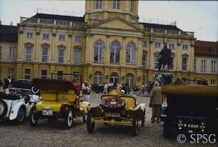 Schnauferltreffen, Ehrenhof des Schlosses Charlottenburg.