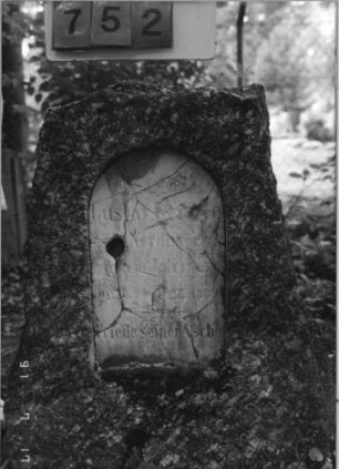Grabstein 752