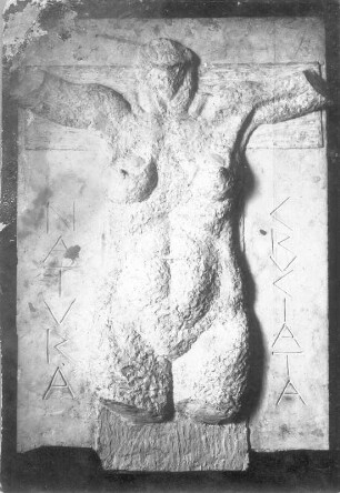 Natura cruciata. Gips (vor 1945; E. Richter). Dresden-Südvorstadt, Eisenstuckstraße, Atelier der Bildhauerin