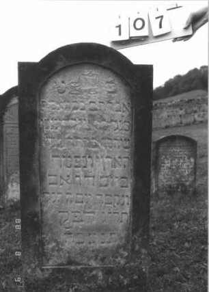 Grabstein 107
