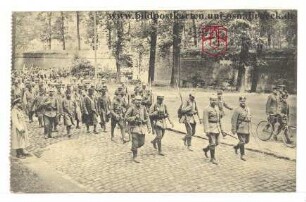 Landsturm Inf. Batl. Mittelfranken, 2. Kompagnie - Lille- Französische Gefangene verlassen die Zitadelle [R]