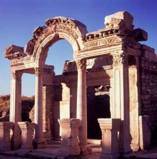 Ephesos, Hadrians-Tempel