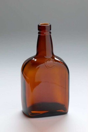 Vierkantflasche für Whisky von "Findlater"