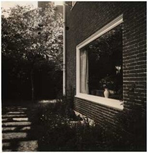 Garten Albert Speer, Berlin-Zehlendorf: Großes Fenster