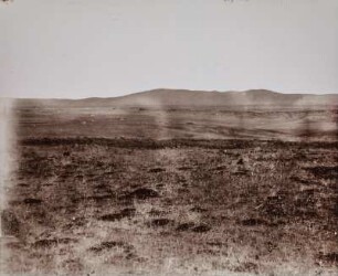 Aladaglar Gebirge : Gebirgslandschaft des Aladaglar-Gebirges (Antitaurus) mit einer Ebene im Vordergrund.