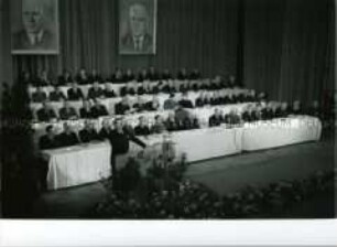 Otto Grotewohl spricht auf der Feier zum 70. Geburtstag von Wilhelm Pieck im Admiralspalast