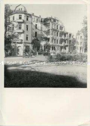 Zerstörtes Wohnhaus in der Ossietzkystraße in Berlin-Pankow
