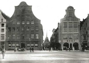 Rostock, Neuer Markt : Rostock. Neuer Markt. Blick gegen die Steinstraße und das Steintor