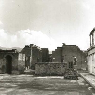 Pompeji. Kurien am Forum Civile